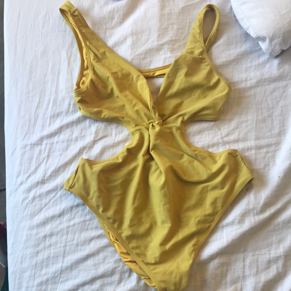 One piece suit